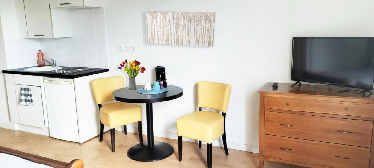 Villa Rose De Mons - Residence Services Senior La Brede ภายนอก รูปภาพ